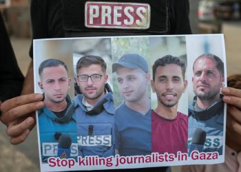 I giornalisti di Al Jazeera uccisi ieri a Gaza (Ansa)