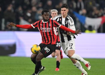 Musah del Milan lotta con Adzic della Juventus (Foto Ansa)