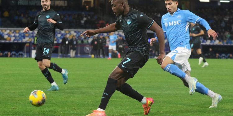 Oluwafisayo Dele-Bashiru in azione con la Lazio (Foto Ansa)
