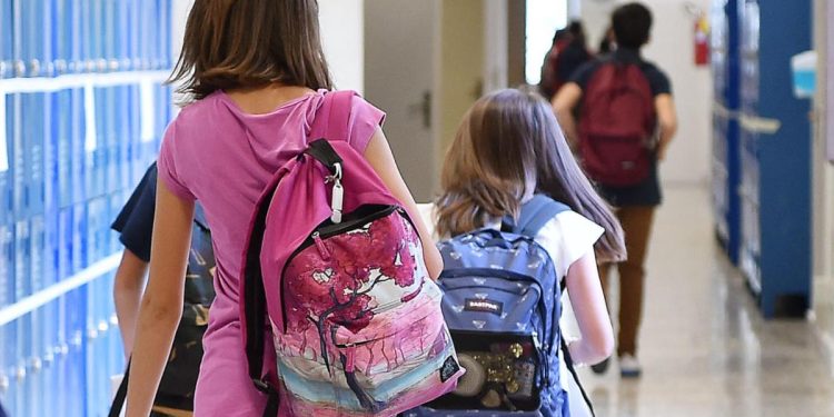 Ripartono le lezioni per elementari, medie e superiori presso il Convitto Umberto Primo, Torino, 14 settembre 2020 ANSA/ ALESSANDRO DI MARCO