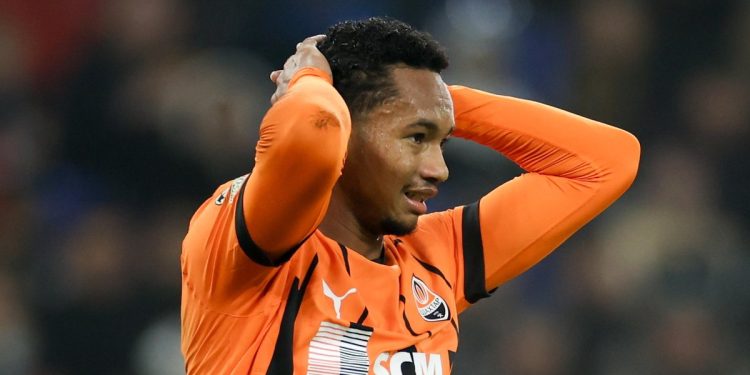 Eguinaldo in campo con lo Shakhtar Donetsk (Foto Ansa)