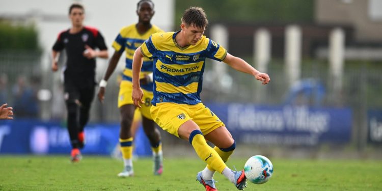 Adrian Benedyczak in amichevole con il Parma (da facebook.com/parmacalcio1913)