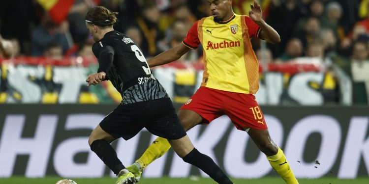 Andy Diouf del Lens in Europa League (Foto Ansa)