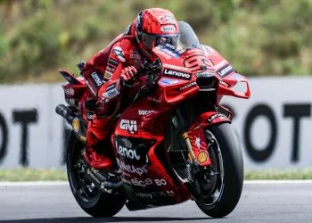 Marc Marquez sulla Ducati in MotoGp (Foto ANSA)