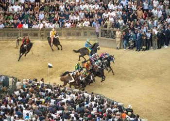 Un momento dell'ultimo Palio di Siena (Foto ANSA)