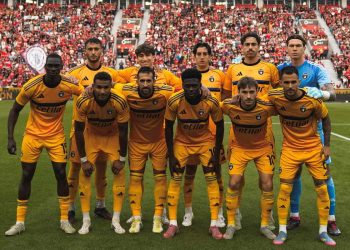 Il Pisa schierato in amichevole (da facebook.com/pisasportingclub)