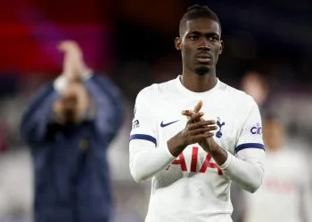 Yves Bissouma con la maglia del Tottenham Hotspur (Foto Ansa)