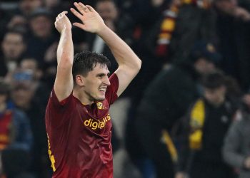 Marash Kumbulla con la maglia della Roma (Foto Ansa)