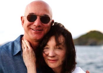 Jackie Bezos, mamma di Jeff Bezos, è morta