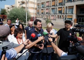 (S-D) Simonetta Matone, il ministro delle Infrastutture e Mobilta Sostenibile Matteo Salvini e Rita Bernardini durante visita alla Casa Circondariale di Rebibbia, Roma, 15 Agosto 2025. ANSA/GIUSEPPE LAMI