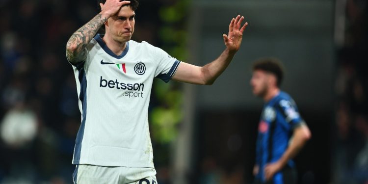 Alessandro Bastoni in campo con l'Inter (Foto Ansa)