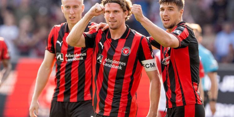 Mads Bech esulta con il Midtjylland (Foto ANSA)