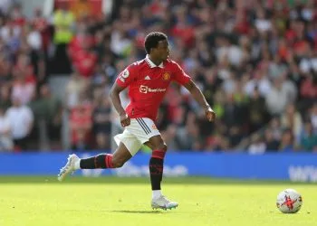 Tyrell Malacia in azione col Manchester United (Foto Ansa)