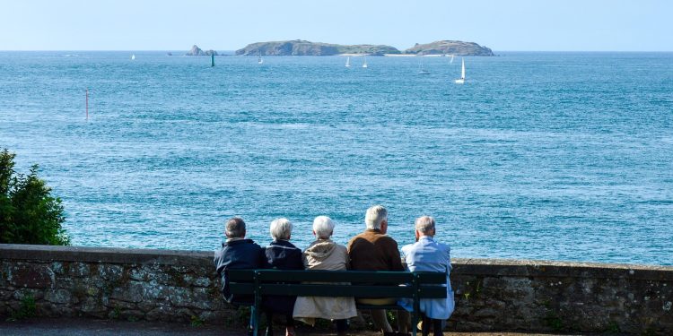 Anziani in panchina