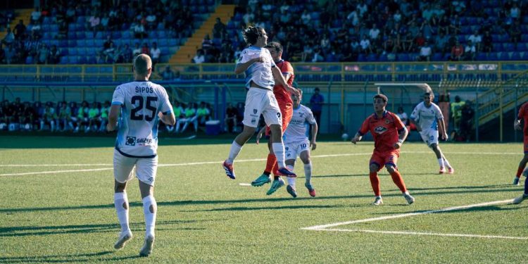 Lecco e Ospitaletto (da facebook.com/CalcioLecco1912)