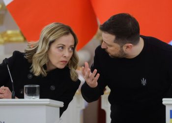 Giorgia Meloni, presidente del Consiglio, con il presidente ucraino Volodymyr Zelensky (Ansa)