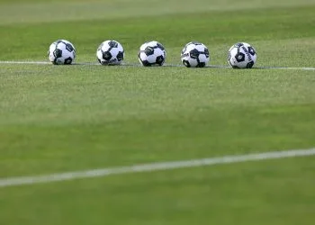 Palloni da calcio (Foto ANSA)