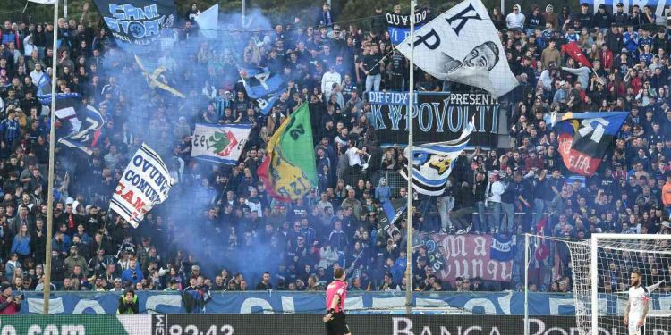 I tifosi del Pisa (Foto Ansa)