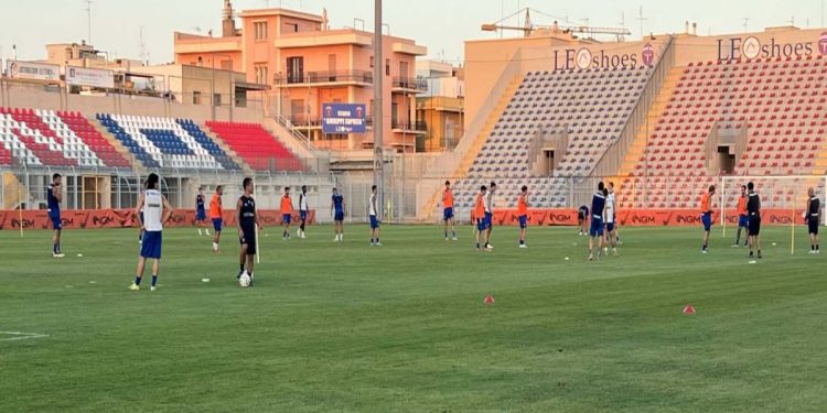 L'allenamento del Casarano (casaranocalcio.com)