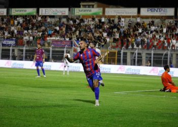Chiricò esulta dopo un gol segnato col Casarano (casaranocalcio.com)