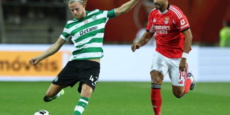 Morten Hjulmand in azione con lo Sporting Lisbona (Foto ANSA)