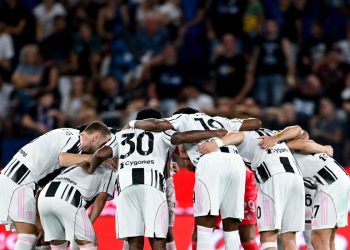 La Juventus si concentra prima di un'amichevole (da facebook.com/Juventus)