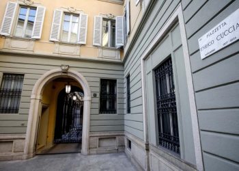 La sede di Mediobanca in piazzetta Cuccia a Milano (Ansa)