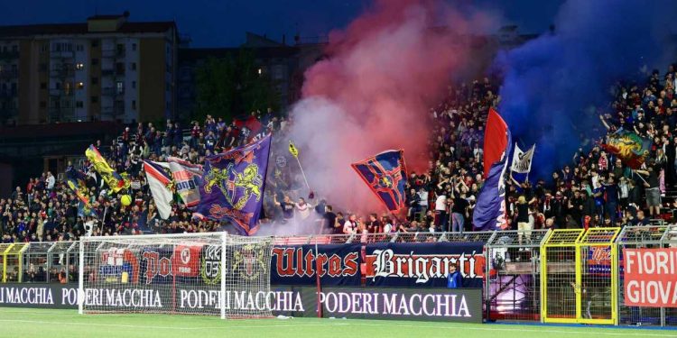 I tifosi del Potenza (potenzacalcio.eu)