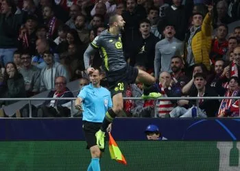 Zhegrova esulta dopo un gol segnato in Champions League col Lille (Foto Ansa)