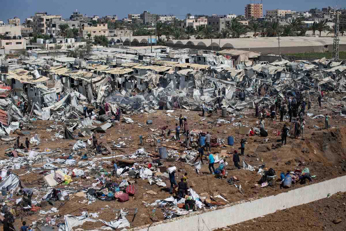 Distruzione campo Gaza