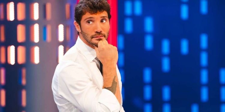 stefano de martino rischia grosso