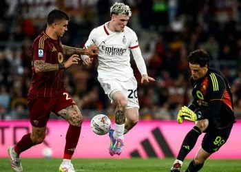 Alex Jimenez con il Milan contro la Roma (Foto ANSA)