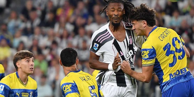 Thuram e Circati lottano durante Juventus-Parma (Foto Ansa)