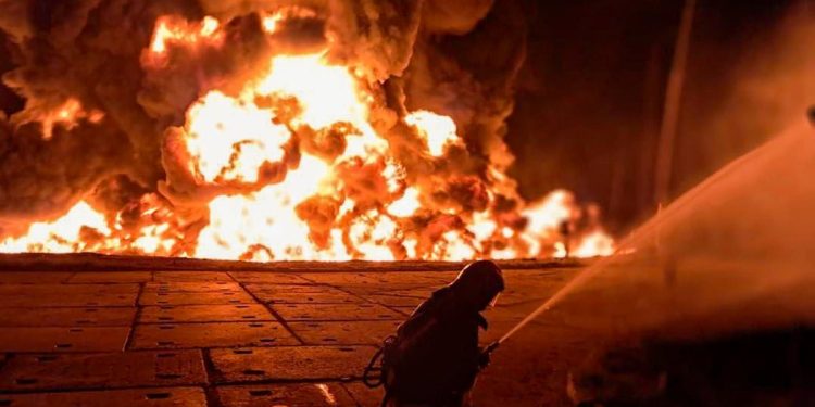 Attacco russo a Odessa, Ucraina, 18 agosto 2025 (Ansa)