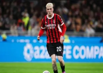 Alex Jimenez in campo con il Milan (Foto: Web)