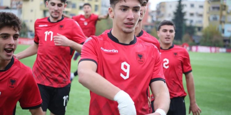 Gabriel Kulla, qui con la maglia dell'Albania (da Facebook)