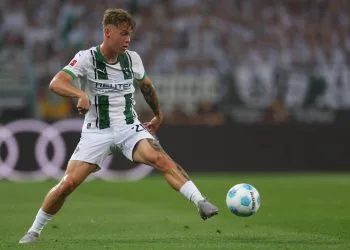 Luca Netz con la maglia del Borussia Monchengladbach (Foto ANSA)