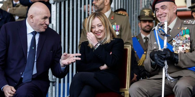 Meloni e Crosetti con l'Esercito