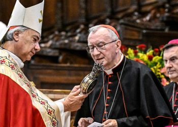 Parolin nel Duomo di Napoli