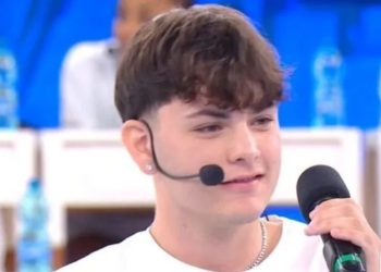 Il video di Petit che ha scatenato il gossip sull'ex allievo di Amici (Fonte Mediaset Infinity)