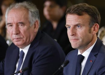 François Bayrou ed Emmanuel Macron (Ansa)