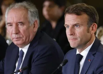 François Bayrou ed Emmanuel Macron (Ansa)