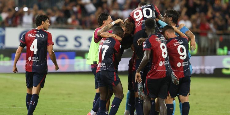 L'esultanza del Cagliari (Foto ANSA)