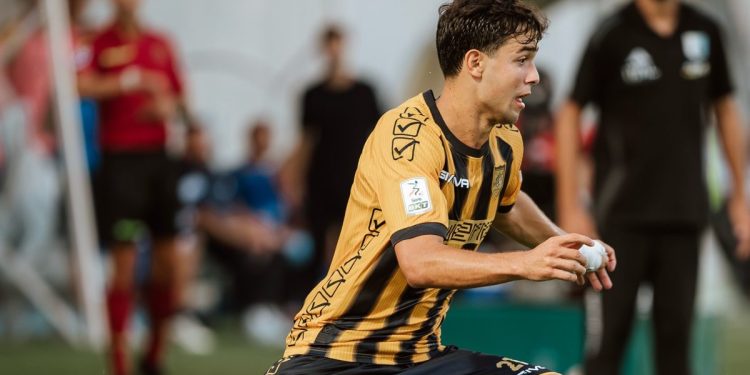 Giacomo De Pieri in azione con la Juve Stabia (da facebook.com/juvestabiaofficial)