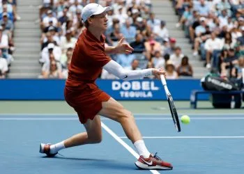 Un dritto di Jannik Sinner agli Us Open (Foto ANSA)
