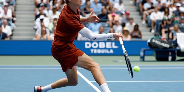 Un dritto di Jannik Sinner agli Us Open (Foto ANSA)
