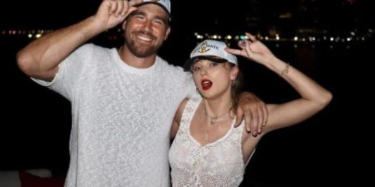 Taylor Swift e il futuro marito Travis Kelce. (Foto: Web)