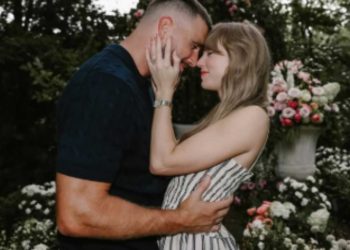 Taylor Swift e il compagno Travis Kelce. (Foto: Web)