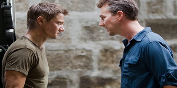 Jeremy Renner ed Edward Norton in The Bourne Legacy (Foto Web)