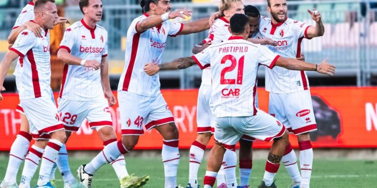 L'esultanza del Bari (da facebook.com/sscalciobari)